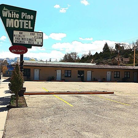 White Pine Motel Ілі Екстер'єр фото
