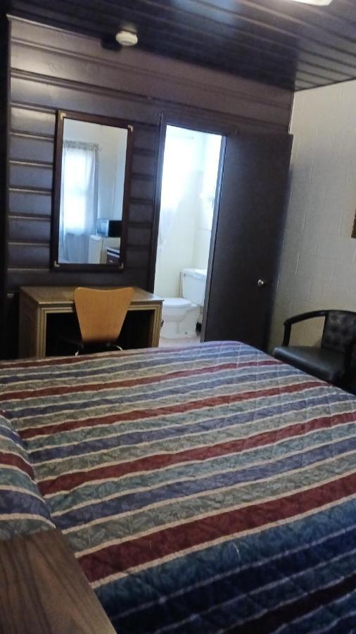 White Pine Motel Ілі Екстер'єр фото
