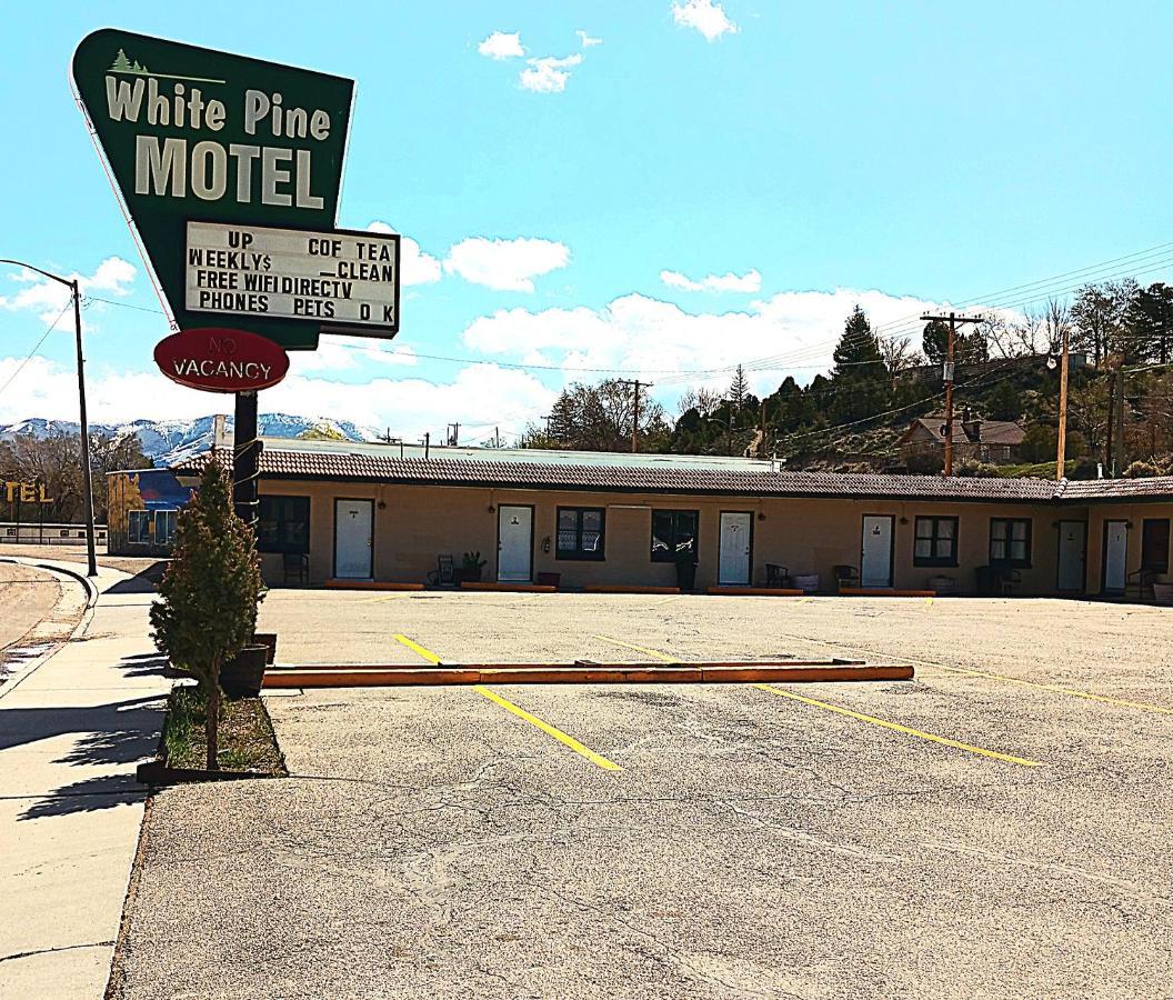 White Pine Motel Ілі Екстер'єр фото