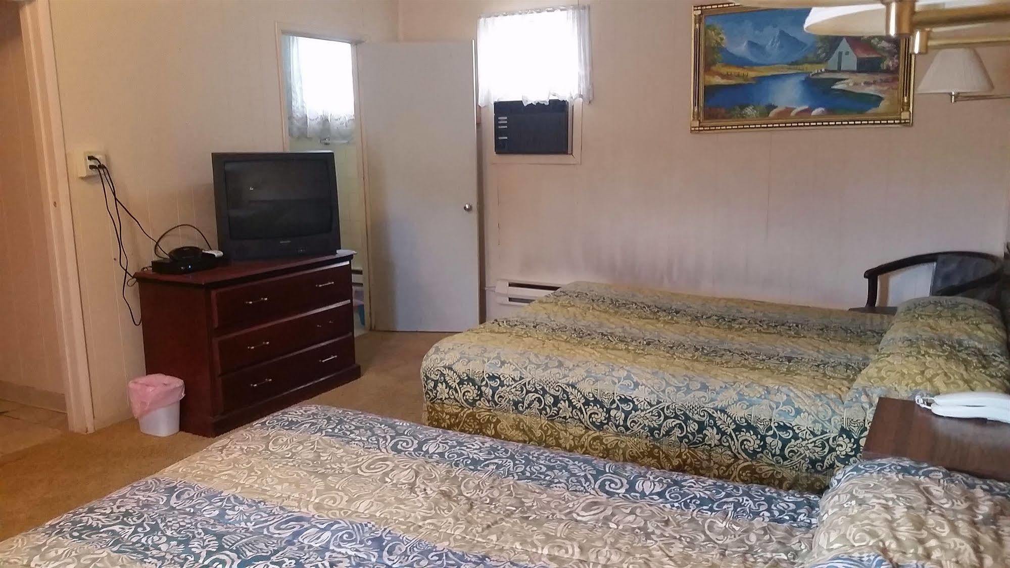White Pine Motel Ілі Екстер'єр фото